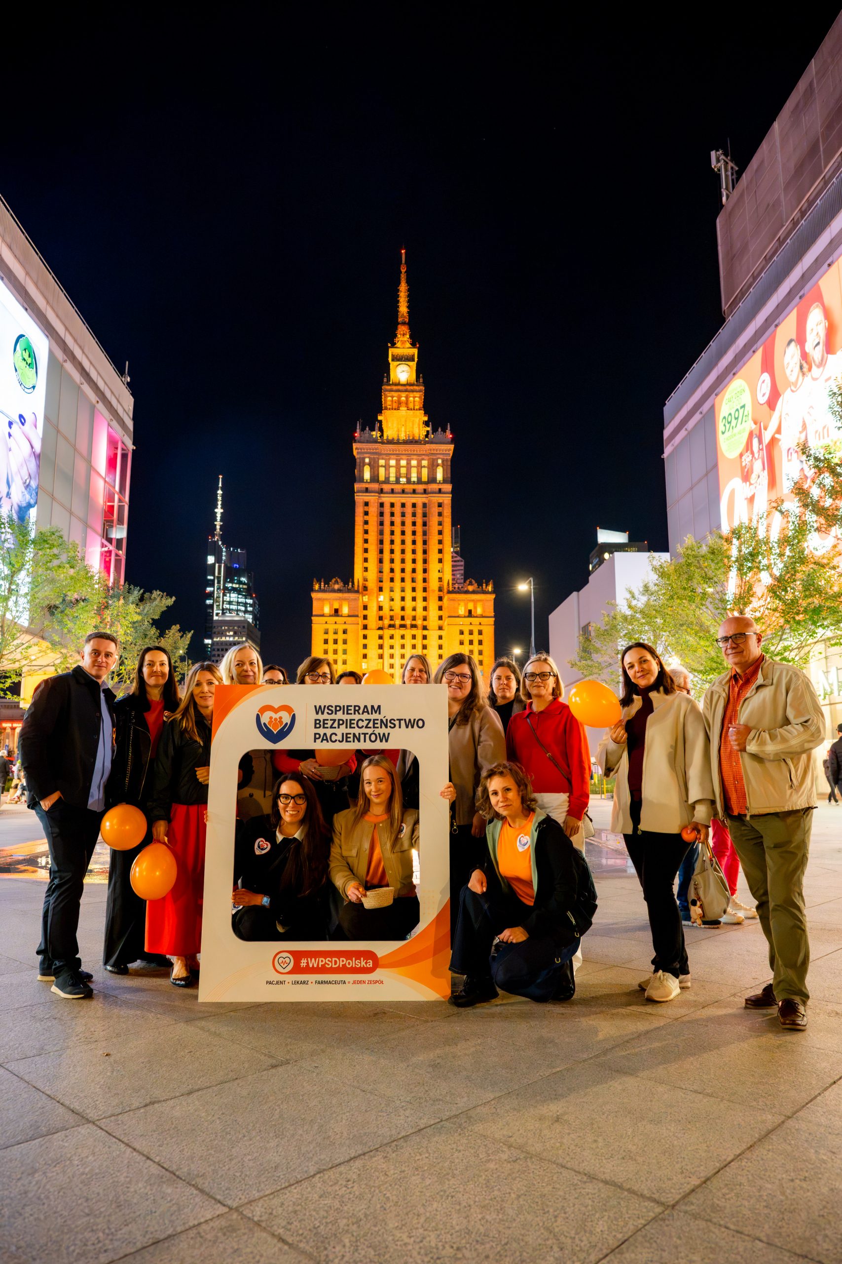 Pałac Kultury i Nauki na pomarańczowo w ramce WPSD